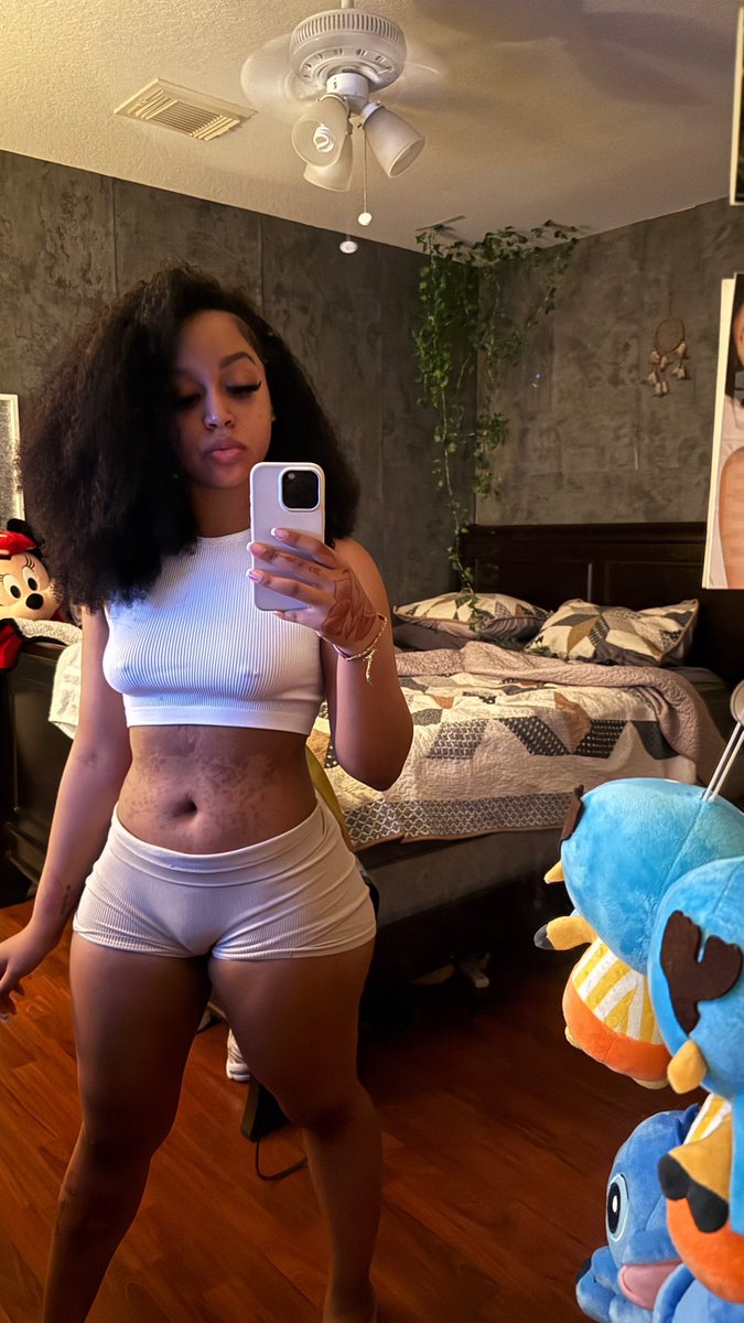 Kayla tweet media