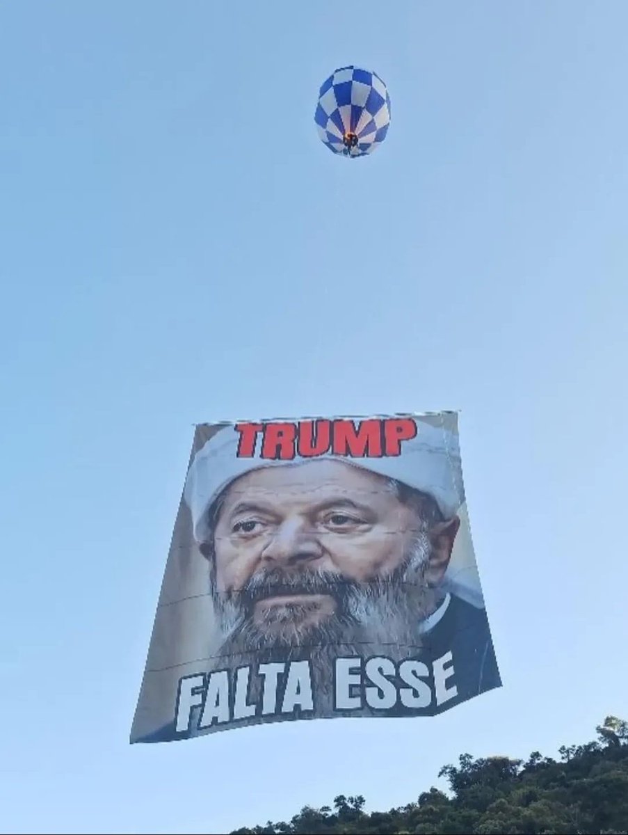tão soltando balão aqui