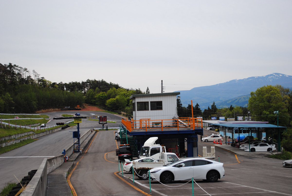 9429BOSS's tweet photo. DEBUSPEED走行会に参加してくれ方々、ありがとうございました！
トラブルも無く追われてホッとしています！
レンタカーのウサギさんも好評で嬉しい限りです！
また、来年もやれたらいいなと思っているのでよろしくお願いします！
#DEBUSPEED走行会
#DEBUSPEED
#肥満速度
#リンクサーキット https://t.co/yWCa4NJSds