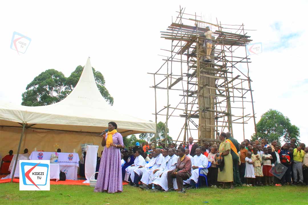 KigeziTv's tweet image. #HappeningNow

Rubanda Woman MP-Elect Hon. Evelyne Ninsiima Kikafunda has called upon Christians to emulate the hardworking spirit of Joseph in the Bible by applying it in their daily lives to improve the standards of their families and communities.

@EvelyneNinsiim1