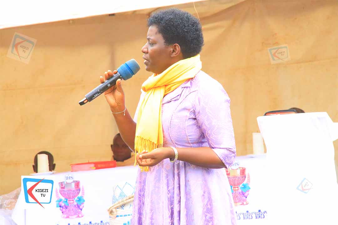KigeziTv's tweet image. #HappeningNow

Rubanda Woman MP-Elect Hon. Evelyne Ninsiima Kikafunda has called upon Christians to emulate the hardworking spirit of Joseph in the Bible by applying it in their daily lives to improve the standards of their families and communities.

@EvelyneNinsiim1