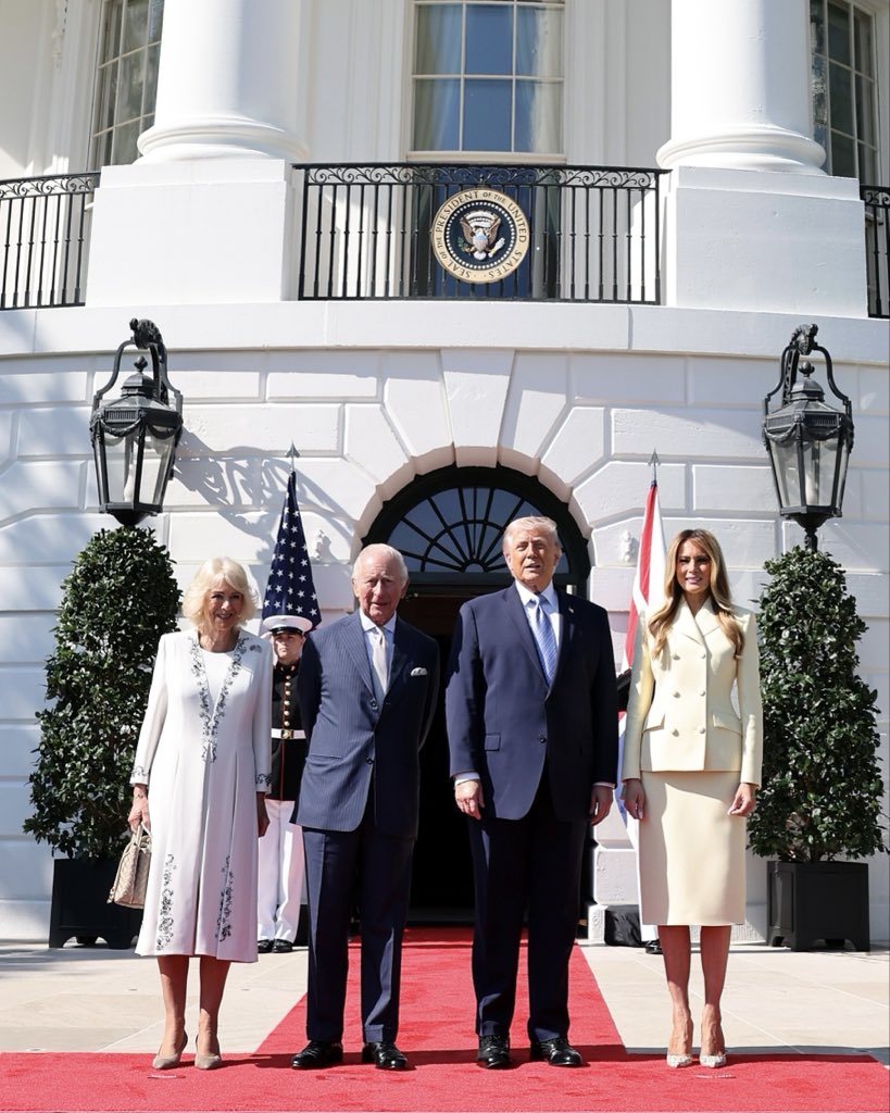 emmanutapsoba's tweet image. " le roi Charles III s’est adressé a #Trump lors du dîner d’État à la #MaisonBlanche, rappelant à Trump qui avait déclaré que sans les #ÉtatsUnis, l'#Europe parlerait allemand, permettez-moi de vous dire que sans les #Britanniques, les #Américains parleraient #Français.