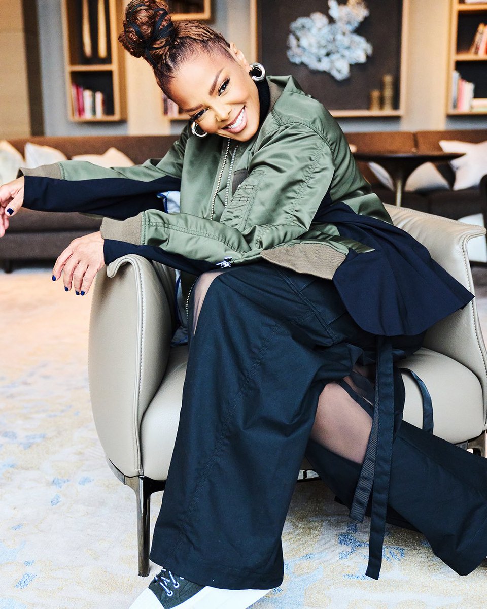 _toneymac's tweet photo. Love me some Janet!💚🖤💚🖤
#Janet #InControl #Love https://t.co/gdtnQDWCrc