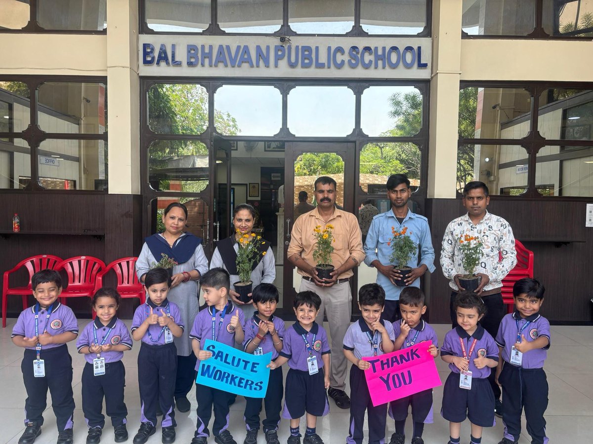shwetaasingla's tweet photo. Little hearts, big thank yous 💛
Our Balvatika 1 stars of @BBPSMV shared smiles, kindness and gratitude in the sweetest ways. From tiny “thank yous” to joyful moments, every child made this day special ✨
#GratitudeDay #LittleLearners
@vividh87 @EduMinOfIndia  @gupta_rekha https://t.co/0LUA3duzGi