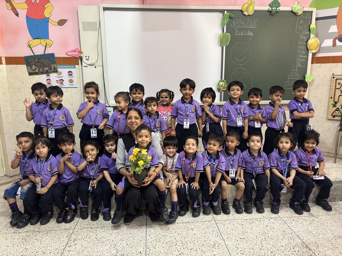 shwetaasingla's tweet photo. Little hearts, big thank yous 💛
Our Balvatika 1 stars of @BBPSMV shared smiles, kindness and gratitude in the sweetest ways. From tiny “thank yous” to joyful moments, every child made this day special ✨
#GratitudeDay #LittleLearners
@vividh87 @EduMinOfIndia  @gupta_rekha https://t.co/0LUA3duzGi