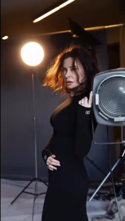 FBadler's tweet photo. Superb JANE !!
#JaneBadler https://t.co/lXJsxY5Yha