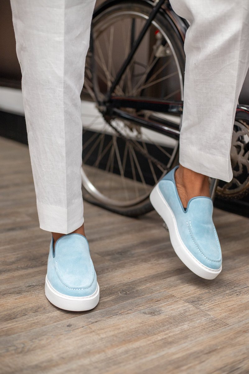 TshepoTsala's tweet photo. A Relevance For Men Linen Safari, an open Chinese Collar shirt with Hidden Buttons paired with our Powder Blue Moccasins💙🤍 

https://t.co/c63xllKi3a https://t.co/LPSkIJuYmS