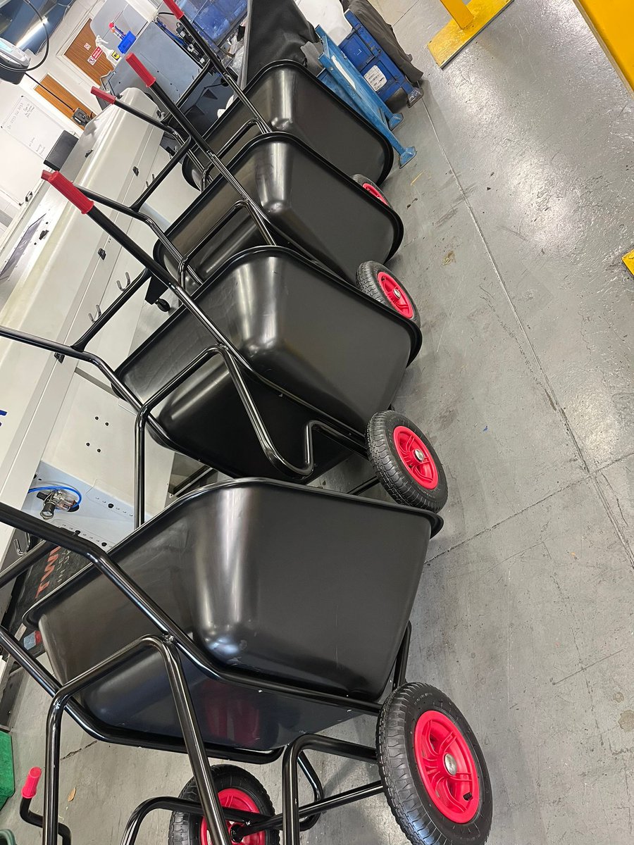 threewaypress's tweet image. Built Tough. Built in the UK. 🇬🇧

We’re proud to produce Bullbarrow wheelbarrows right here in the UK. Engineered for strength, durability, and reliability, our wheelbarrows are built to handle the toughest jobs, every day.

Made to last. Made in the UK.

#UKManufacturing #ukmfg