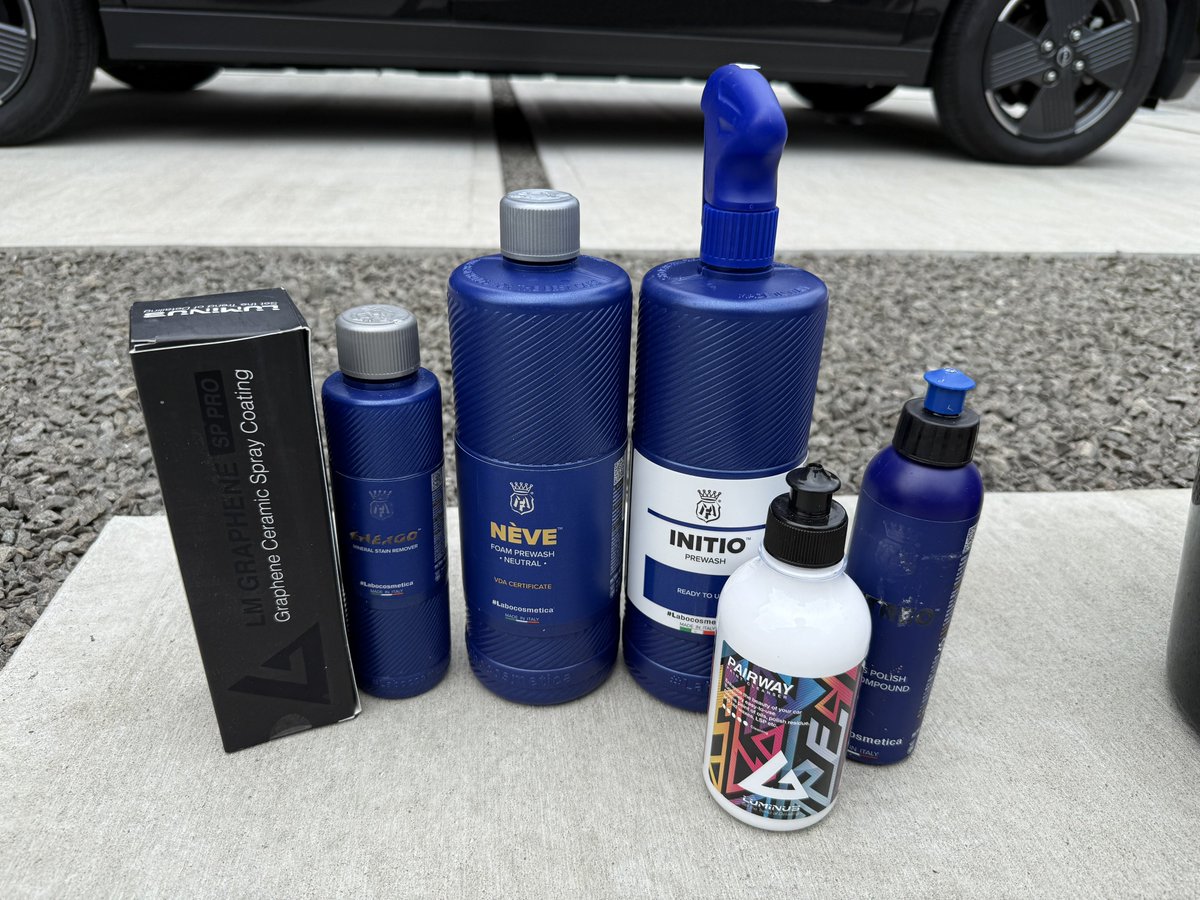 sakanactionbaba's tweet photo. 友人の車をINITIO→NEVE→ENERGO→

PAIRWAY → PREP PRO→ 

LM GRAPHENE SP PRO 3層

ツヤツヤテカテカになった！

@kyoto_detail さん

LM GRAPHENE SP PRO 継続で塗り直す場合って
PAIRWAY → PREP PRO→ ENERGO→
LM SP PROか
ENERGO→ PAIRWAY → PREP PRO→ 
LM SP PRO
どちらが良いですか？ https://t.co/2KjEPTTOUy