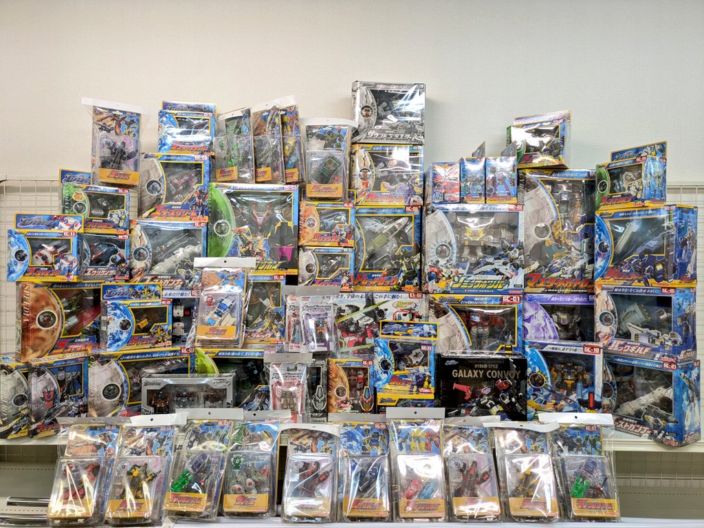 【予告】
#トランスフォーマー コーナーが、かなりヤバいことになります。

ギャラクシーフォースやスーパーリンク、 TFユニバースや限定品等、大量投入🔥

写真はほんの一部です👀
明日より展開開始!!

 GW後半、テンション上げに来てください✨
#トランスフォーマー #TRANSFORMERS #ジャングル