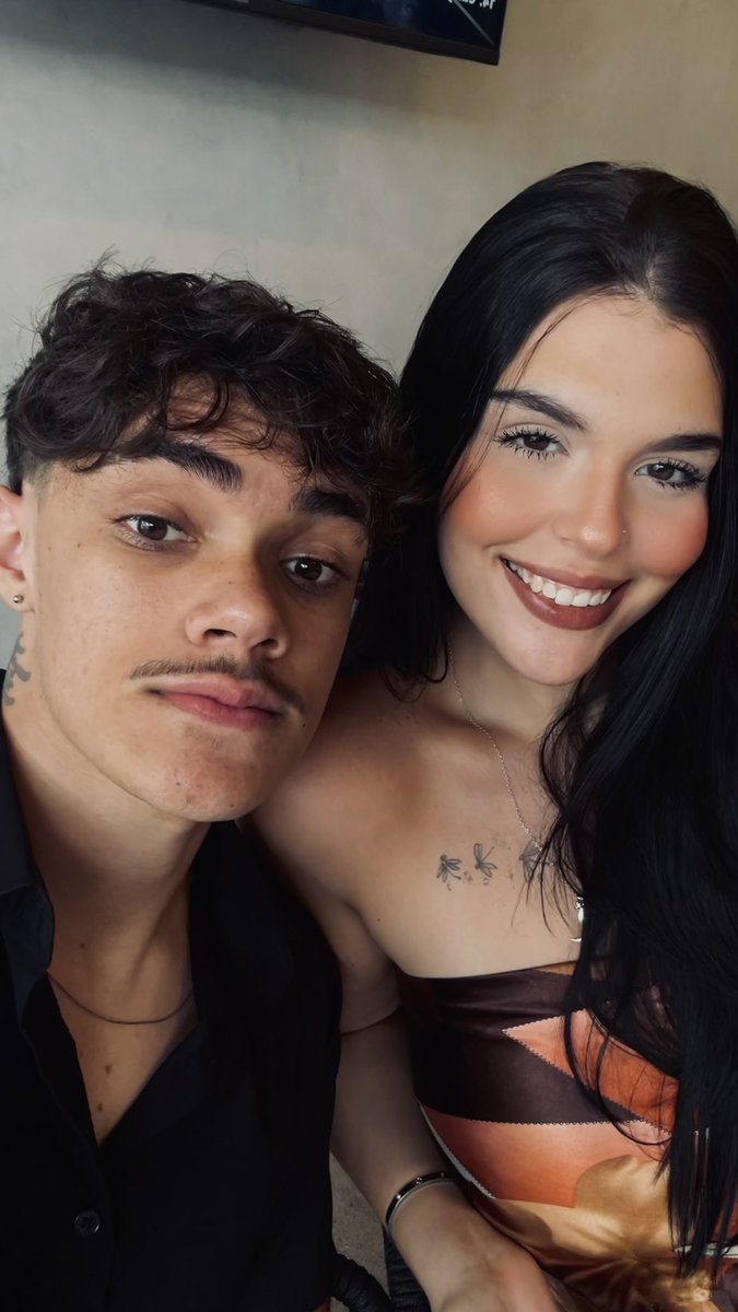 ByGalds's tweet photo. E estar no lugar certo, não tem preço. Até nosso sorriso é mais bonito e sincero. ❤️
Eu. só. estava. no. lugar. errado. https://t.co/YO1pn937GB