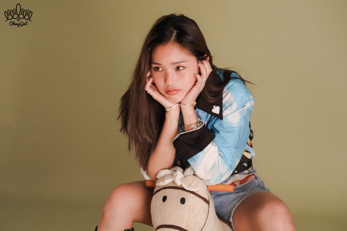 OHMYGIRL_official tweet media