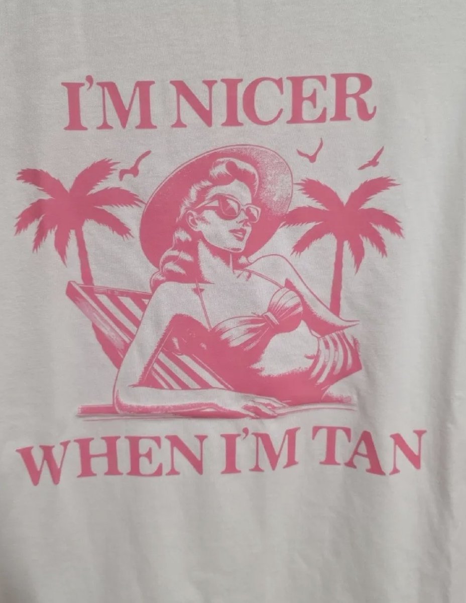LollaGrace87's tweet photo. Who doesnt love a good tanned body??? Wish this weather was better to tan🤷‍♀️ https://t.co/QKEierGw80