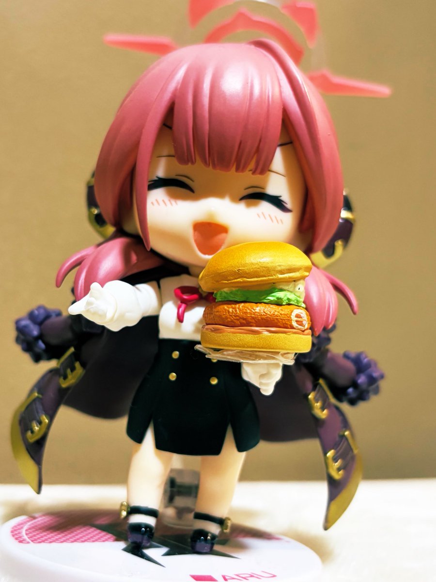 vault_charlie's tweet photo. 固定更新
アル社長が大好きなエンジョイ勢です
不定期ですがねんどろやちょこぷにで写真撮ったり等
自分なりに推し活を楽しんでます。
色々な事を呟く雑多ですが、仲良くして下さるとすごく嬉しいです。
よろしくお願いします
（フレ枠も空いてます
ので是非）
#ブルアカ
#ブルアカ好きと繋がりたい https://t.co/OD1H1AeVpv