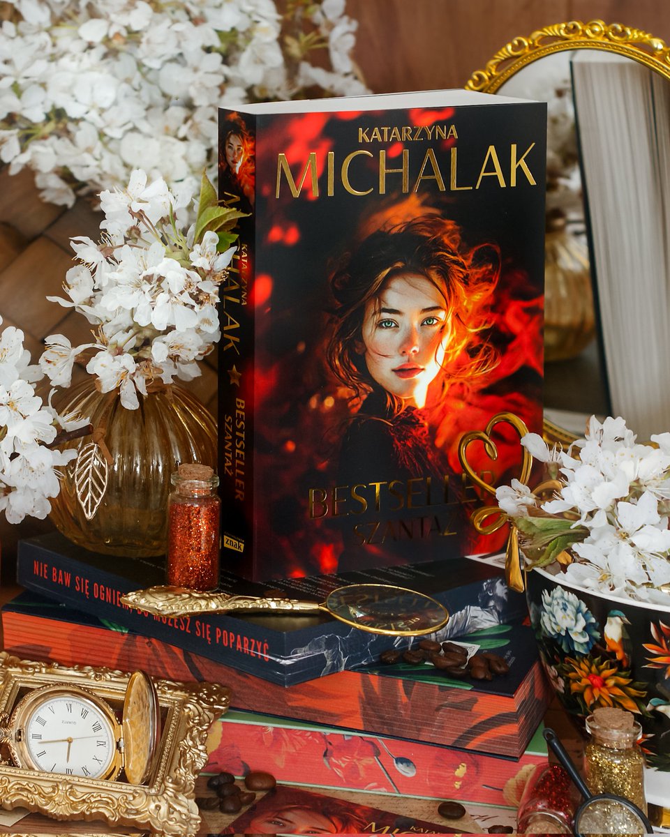 BooksCatTea's tweet photo. Elektryzująca napięciem, które urzeczywistniono w zmyślnie budowanych intrygach. Dotykająca strun wrażliwości obliczem rozdzierających serce decyzji. Obnażająca mroczną stronę literackiej twórczości, za której warstwą skrywają się wykreowane kłamstwa.
#TwitteroweKsiazkary #books https://t.co/VIcPenrirj