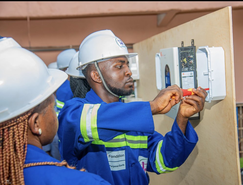 InfoCaasdev's tweet photo. At @InfoCaasdev , Labor Day is more than just a day to take a break and celebrate—it’s a day we renew our promise and commitment to promote a fair economy with more decent jobs, more green careers, more training for young people, and a faster action on the climate crisis https://t.co/eBhfY4PGa4