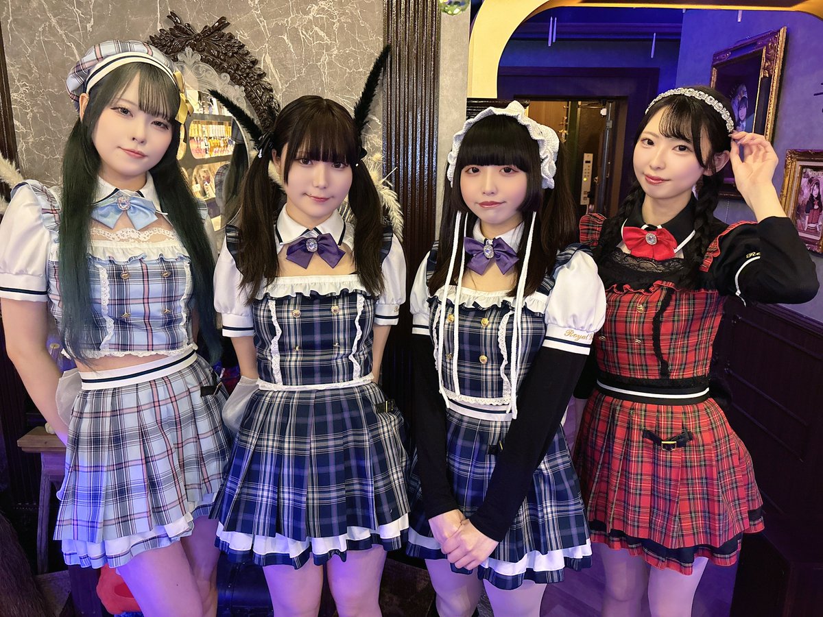 RoyalDrop_maid's tweet image. 🦉ロイヤルドロップ開校しました🕯️

✨🔔GWビンゴ開催中🔔✨

本日の在校生は🪄
❤️じゅえりー@RoyalDrop_jwly
💜みみこ@lily_mimikochan
🩵しあん@RD_cyan
💜のせ@RoyalDrop_nose 

本日も皆様のご登校お待ちしております🌸
#秋葉原 #コンカフェ #魔法学校