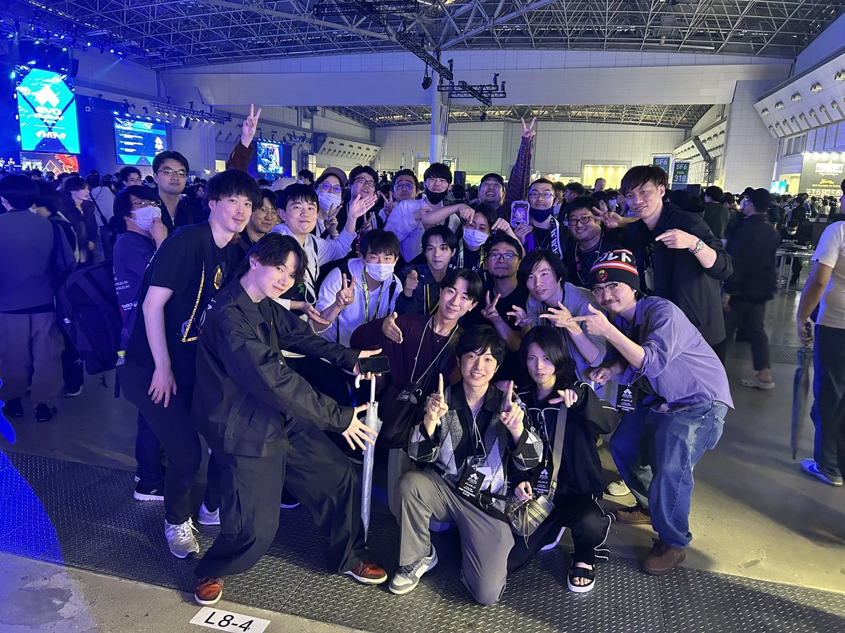 gammaspecial's tweet photo. EVOJAPAN初日ウィナーズ抜け出来ました！
スト6の1年目は辞めても良いかなと思ってたけど、これだけ沢山の仲間が見に来てくれて本当に続けてて良かった！
俺は幸せ者です、みんなありがとう😭 https://t.co/tUOzQpU3qG