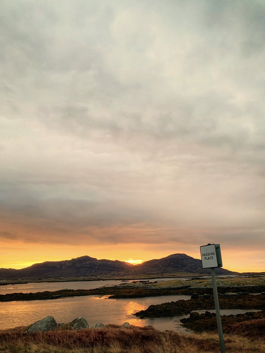 frenchscotjeff's tweet image. Hello, May! 
Please be good.

#FridayVibes #spring #grandrising  #GoodVibesOnly #StormHour #jefinuist #outerhebrides #scotland