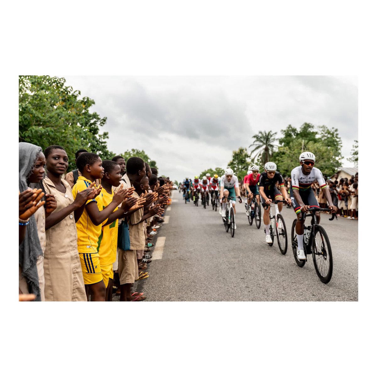 Morufux229's tweet photo. Sur le point de boucler mon 6ᵉ Tour Cycliste du Bénin et toujours la même claque : ce pays est d’une beauté folle.

600+ km en 5 jours, des sourires à chaque étape, de nouvelles routes, des rencontres marquantes… et la certitude que le meilleur reste à venir 🇧🇯

📸 @yanickfolly https://t.co/KldbjziaBG