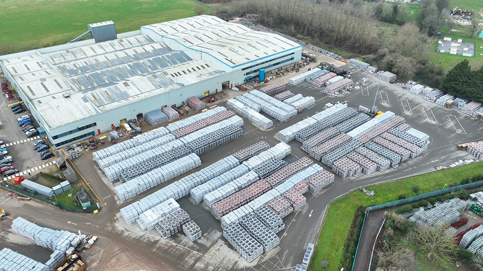 RoofingToday's tweet image. While the #construction industry struggles with shortages, @FPMcCann is ensuring reliable supply with 1–2-day lead times on a wide range of concrete #rooftiles, thanks to strategic investments &amp;amp; expanded #manufacturing capacity.
🔗 Find out more: roofingtoday.co.uk/fp-mccann-inve…