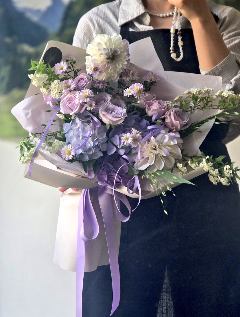 생일을 축하드립니다💜🤍
(어제의 Cool 연보라 생일 꽃다발 💜)