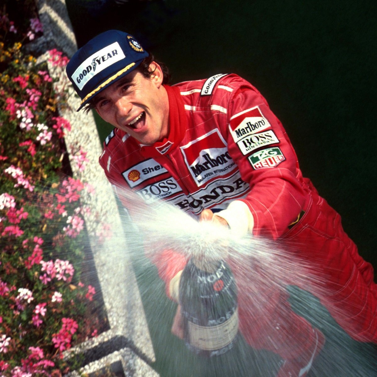 F1_SYR's tweet photo. SennaSempre #SennaSempre https://t.co/AMWXdBoKWQ