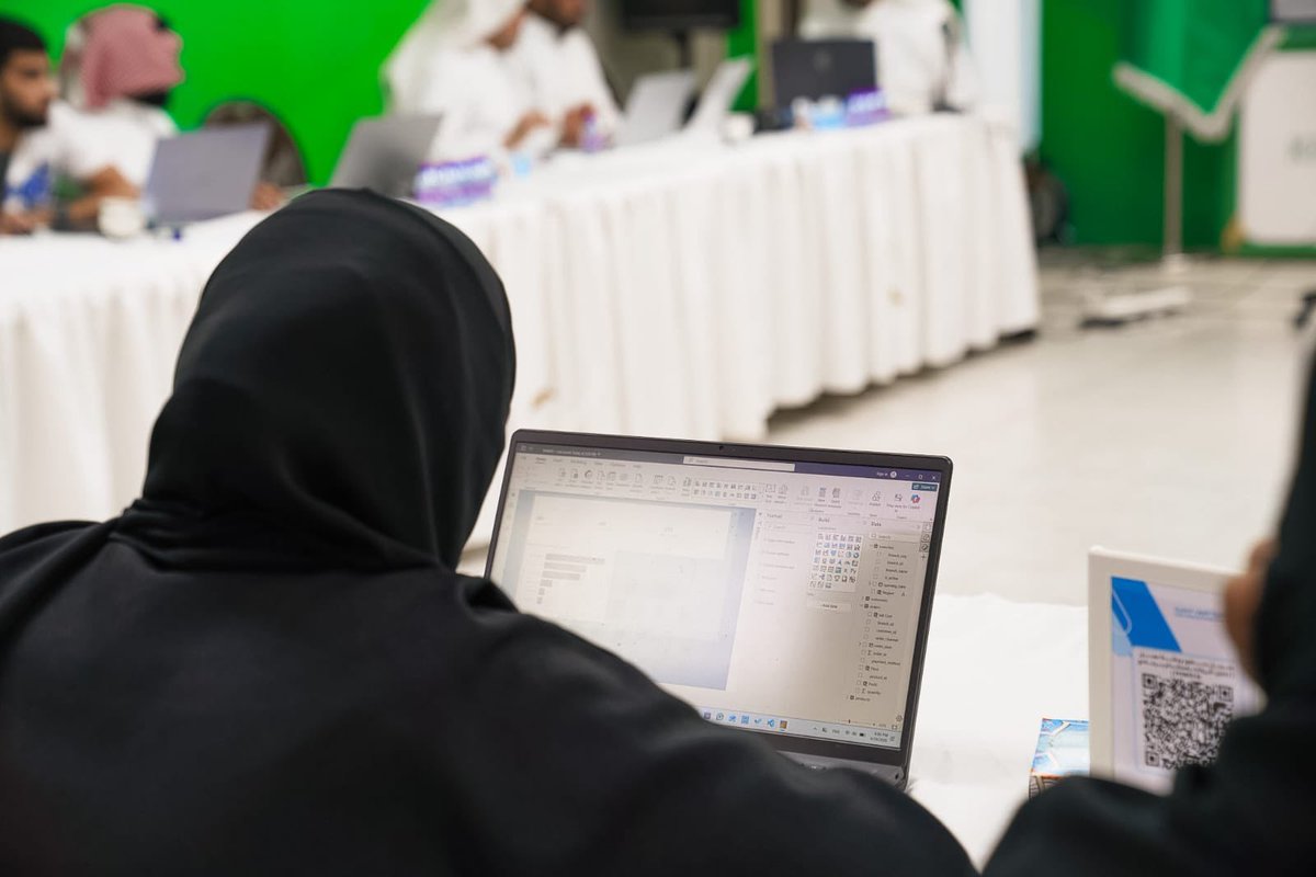 hrda_sa's tweet photo. *جمعية تنمية الموارد البشرية بالتعاون مع نادي الخليج يختتمان ورشة “تحليل البيانات باستخدام Power BI* https://t.co/c8qazknoC1