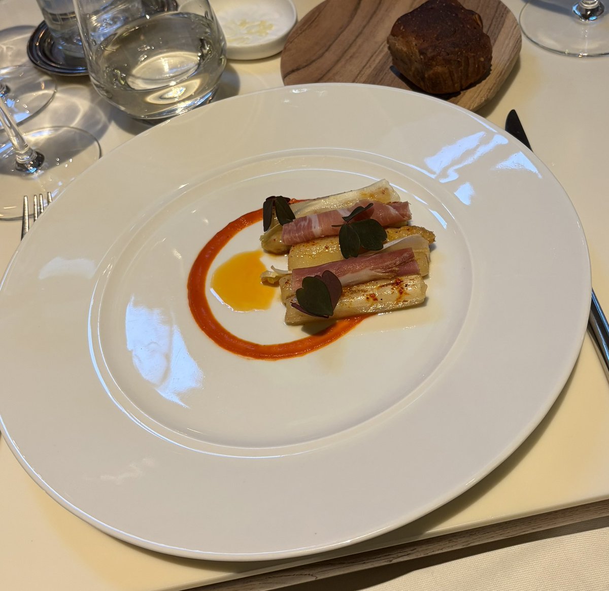 diaryofaswann's tweet photo. Lille had it all - good food, good art, good mirrors https://t.co/MSJFdh5Aqv
