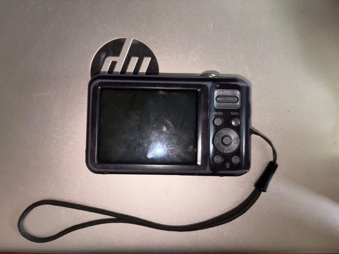 chocomimik's tweet photo. wts lfb ph 
digicam for sale ! 
- inclusions : unit and battery only 
- FULLY FUNCTIONAL except sa issue 
- issue : no flash 
- body condition : 7/10
2,000 php onlyy ! slightly negotiable
mod: j&amp;t
mop: gcash
for more sample pics dm !! https://t.co/V2E9gWYq1m