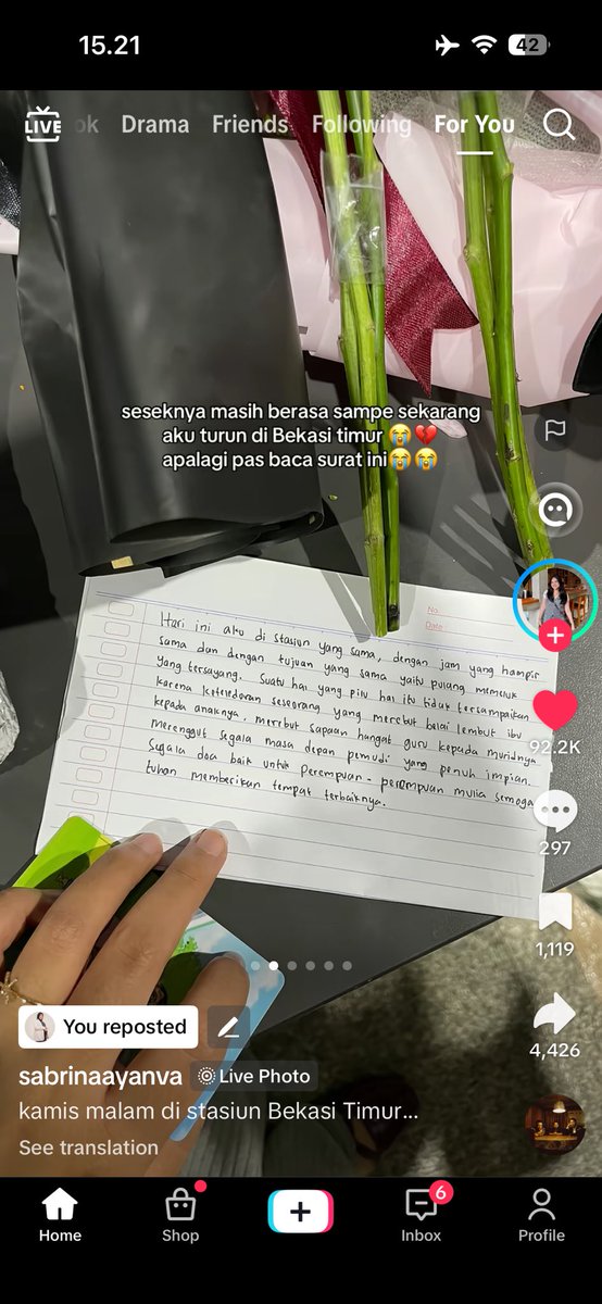 mytrianti's tweet photo. nangis lagi karna fyp tiktok isinya orang2 bawa karangan bunga &amp; kata2 hangat untuk korban di stasiun Bekasi Timur pasca tragedi. nyampe ke hati banget pilunya🥺😭 https://t.co/QxVQkFb5hv