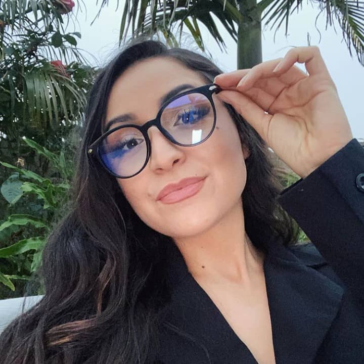 rose Bella tweet media