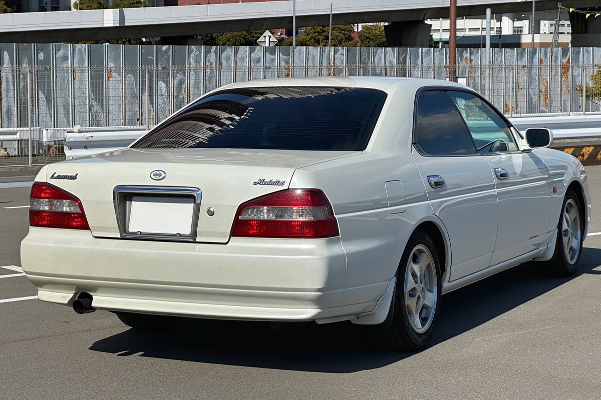 790mqh75's tweet photo. かっこいい、ただまさかこれが2800ccディーゼルエンジンだとは誰も思わないだろう。

もともとは妻の足車だったが、思いがけず今の25GT-Xが破格で手に入った。
本人の意思もあって手放すことに...

RD28E最終型、走行6万kmのパール。
今になって手放したことを後悔せずにはいられない。

#SC35 #ディーゼル #RD28