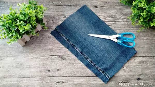 ThameeZullashrieff tweet media