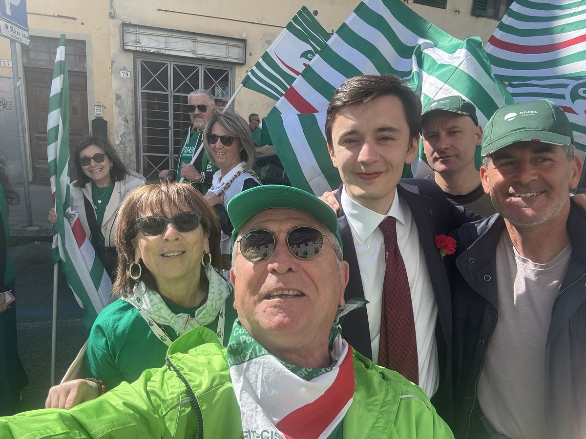 stefanoboni59's tweet image. Oggi le piazze raccontano il valore del lavoro attraverso sguardi, mani, bandiere. Il Primo Maggio 2026 è un impegno che continua ogni giorno. #PrimoMaggio #Persone #Dignità