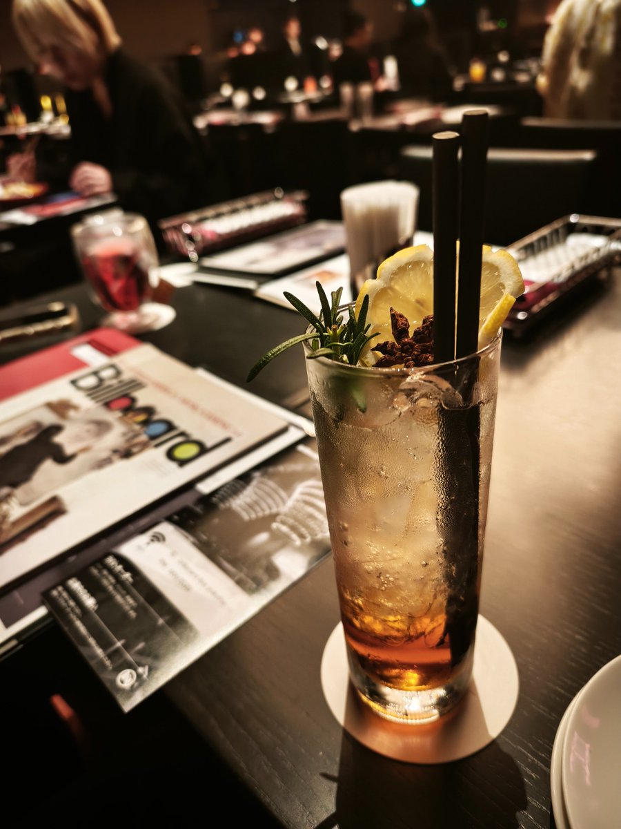 sachaos's tweet photo. ビルボード横浜にきた https://t.co/D5j0rdX8Nu
