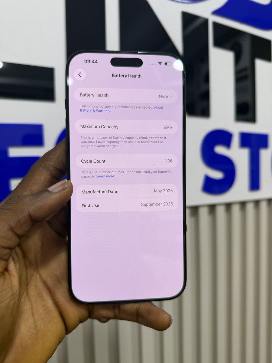 clintontechstor's tweet image. Extremely clean 16 pro max 256gb 
Bh 99
Cc 136🔥

₦1,230,000

Send @clintontechstor a DM to purchase or contact us on WhatsApp: 08145420926 or call: 08068868691

Address: FA62 NEW BANEX, Wuse 2 #gadgets #phones #iphones #accessories #clintontechstore #banex #banexplaza