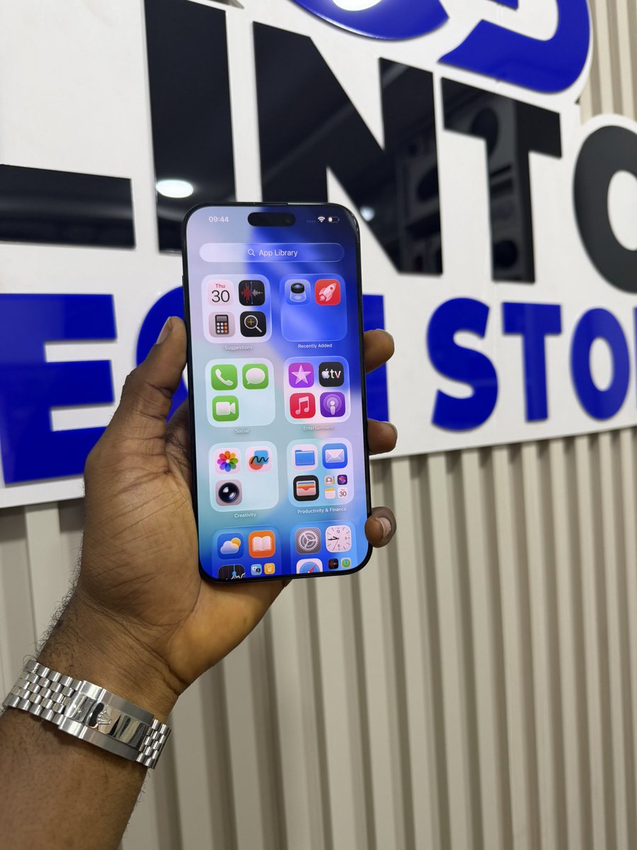 clintontechstor's tweet image. Extremely clean 16 pro max 256gb 
Bh 99
Cc 136🔥

₦1,230,000

Send @clintontechstor a DM to purchase or contact us on WhatsApp: 08145420926 or call: 08068868691

Address: FA62 NEW BANEX, Wuse 2 #gadgets #phones #iphones #accessories #clintontechstore #banex #banexplaza