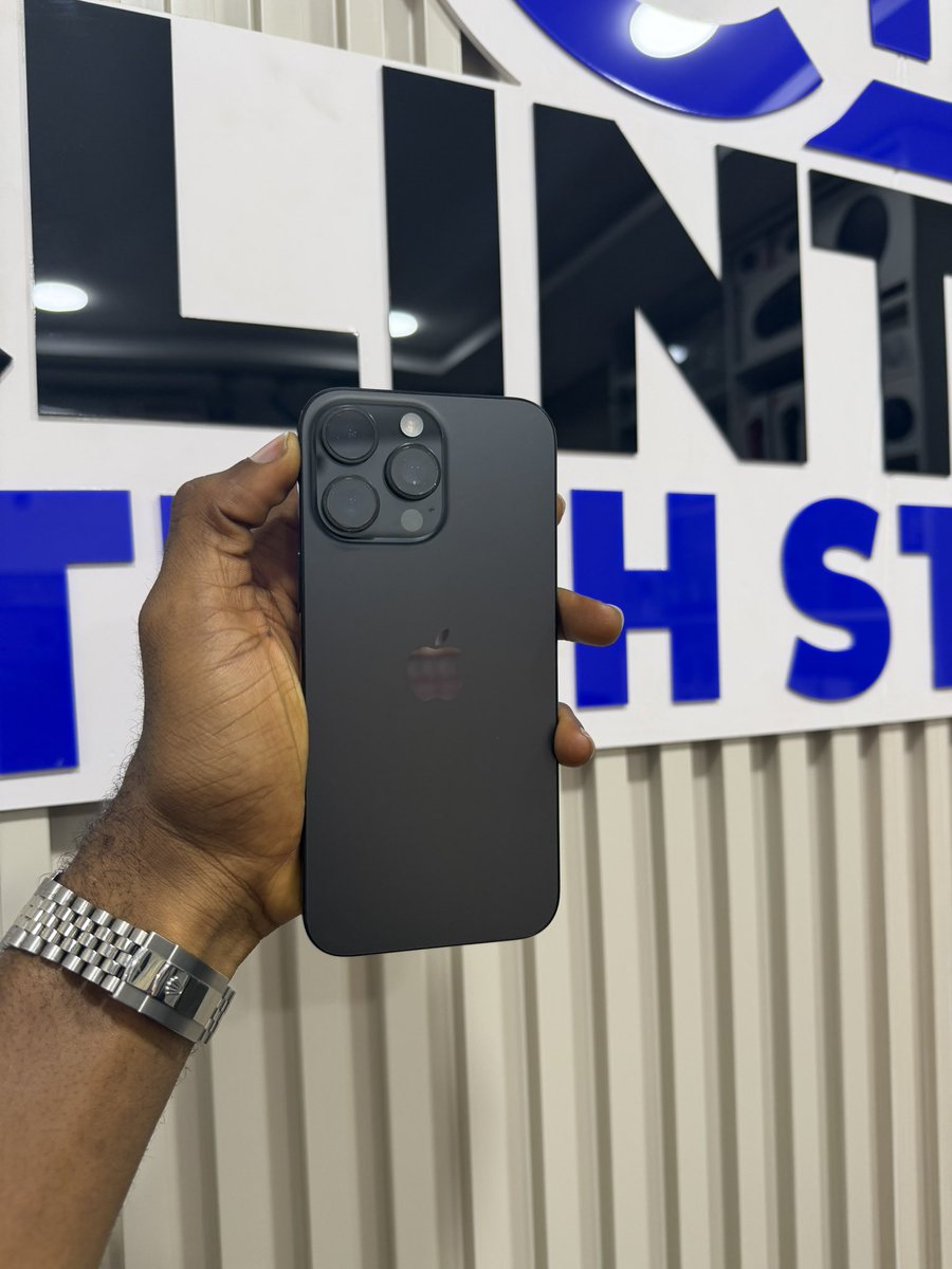 clintontechstor's tweet image. Extremely clean 16 pro max 256gb 
Bh 99
Cc 136🔥

₦1,230,000

Send @clintontechstor a DM to purchase or contact us on WhatsApp: 08145420926 or call: 08068868691

Address: FA62 NEW BANEX, Wuse 2 #gadgets #phones #iphones #accessories #clintontechstore #banex #banexplaza