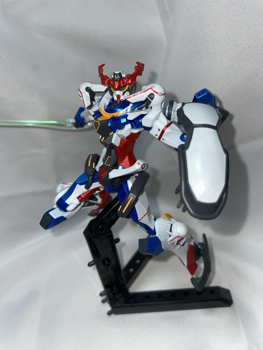 dentogeming's tweet photo. 自分みたいなライトモデラーには塗り分けで心折れて横着してしまった
誤魔化すためにメタリックにしたけど割といい感じになった
せっかくだから背景もちゃんとしようと思って100均ではぎれ買ってみたけど何もしないよりはマシになった

#ガンプラ
#ガンプラ好きと繋がりたい https://t.co/iMjwa3N5KI