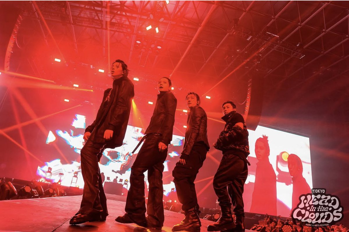 cc__noona's tweet photo. HEAD IN THE CLOUDS Tokyo
DAY2 - LIVE PHOTO

#LNGSHOT #JAYPARK #롱샷 
#hitctokyo https://t.co/mtjwNgfmfR