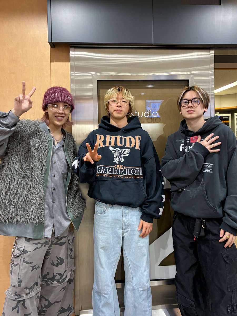 【公式】レコメン！ tweet media
