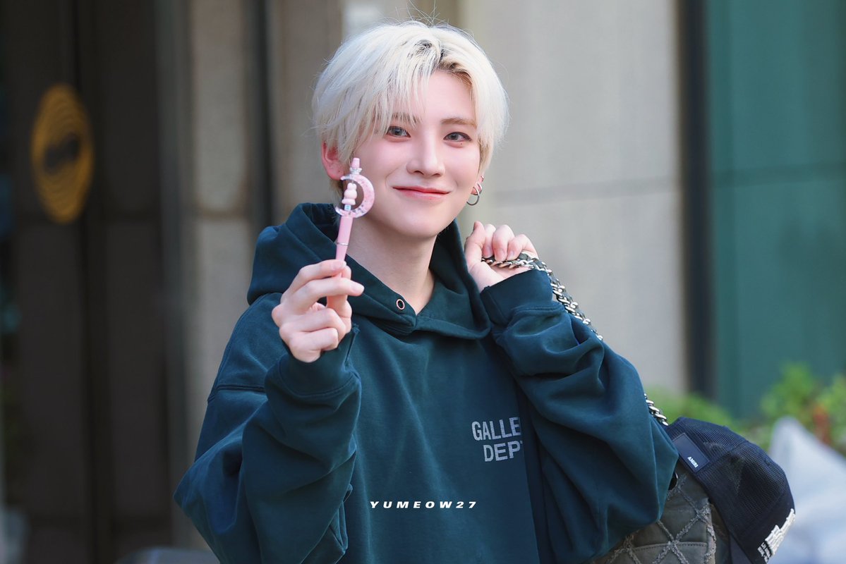 야웅 tweet media