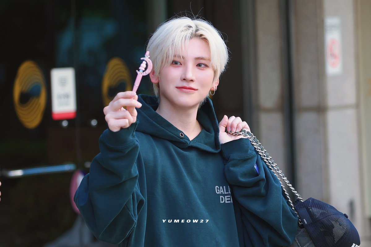 야웅 tweet media