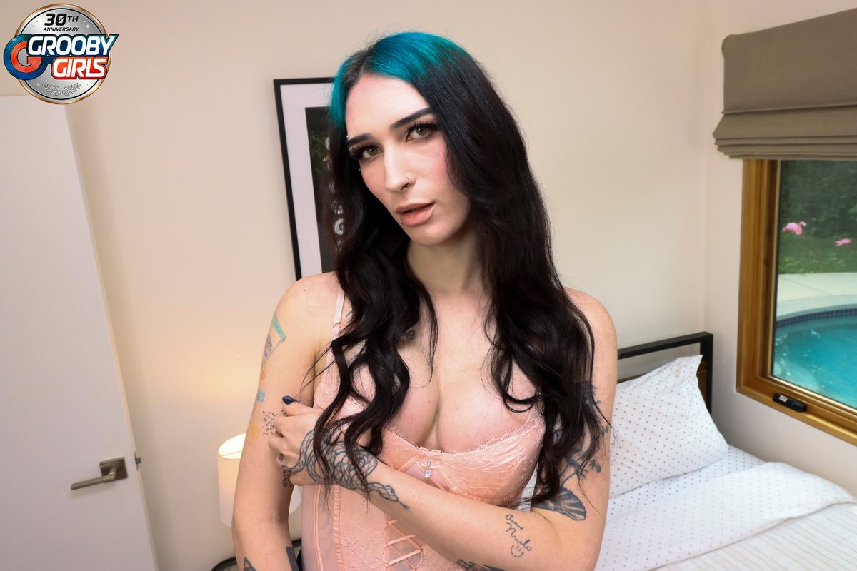 GroobyGirls tweet media