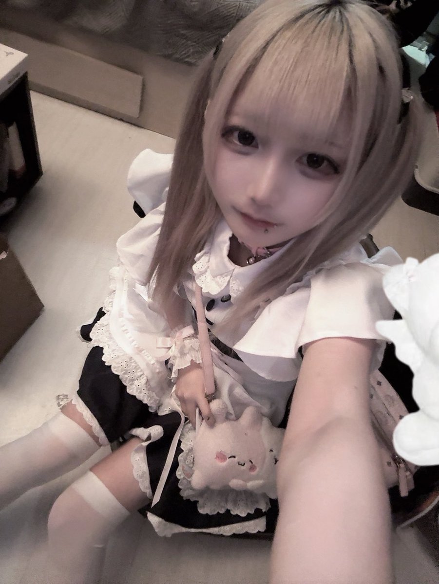 三角ちゃん寝る tweet media
