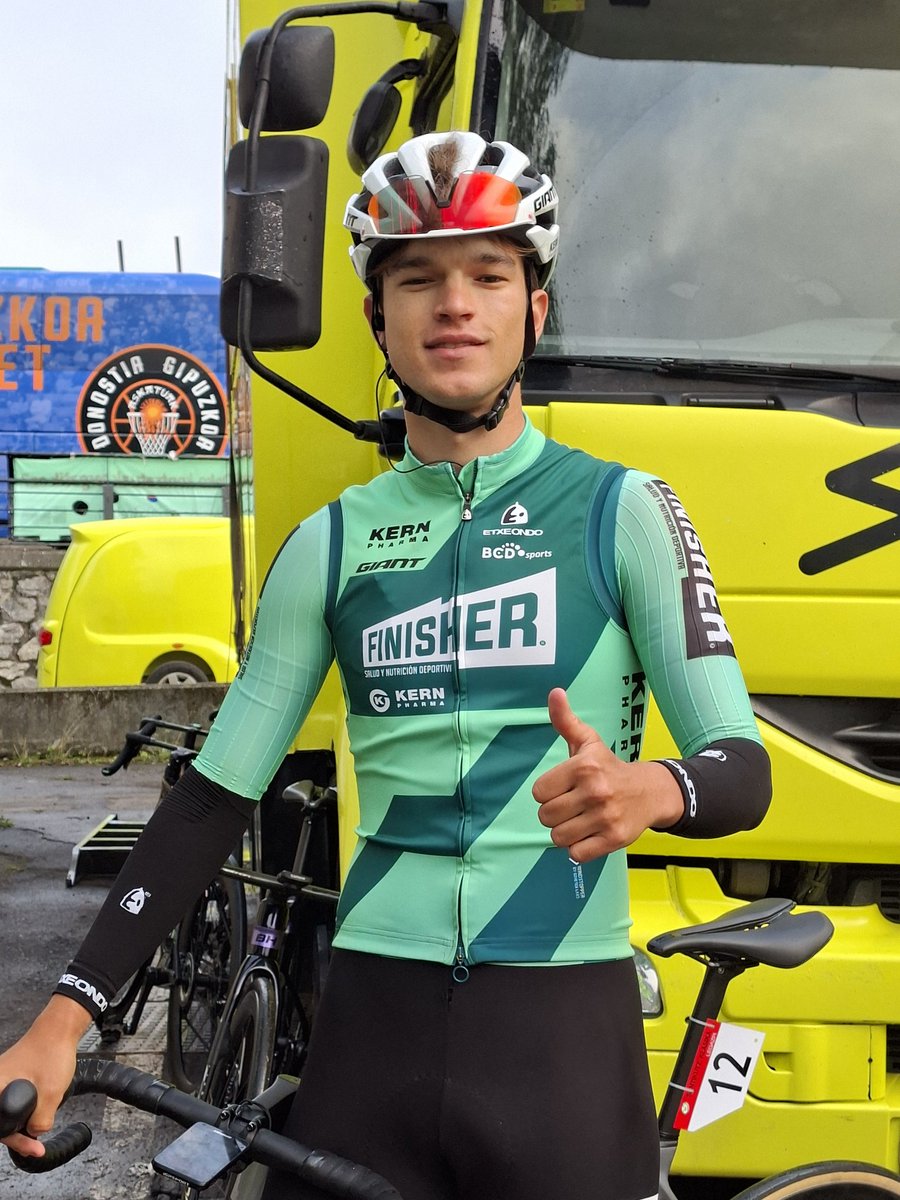 La sonrisa de <a href="/alexabmi/">alexabmi</a> <a href="/EqFinisher/">Equipo Finisher</a> previa salida 
XCII  Santikutz Klasika  #santikutzklasika
#copaespañaelitesub23  #Legazpia