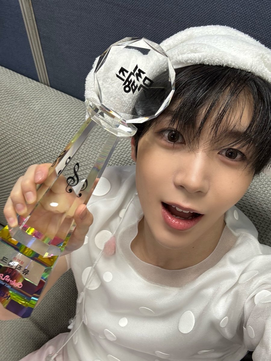 chris🍀 | 정祐천乐ᴺᶜᵀ tweet media