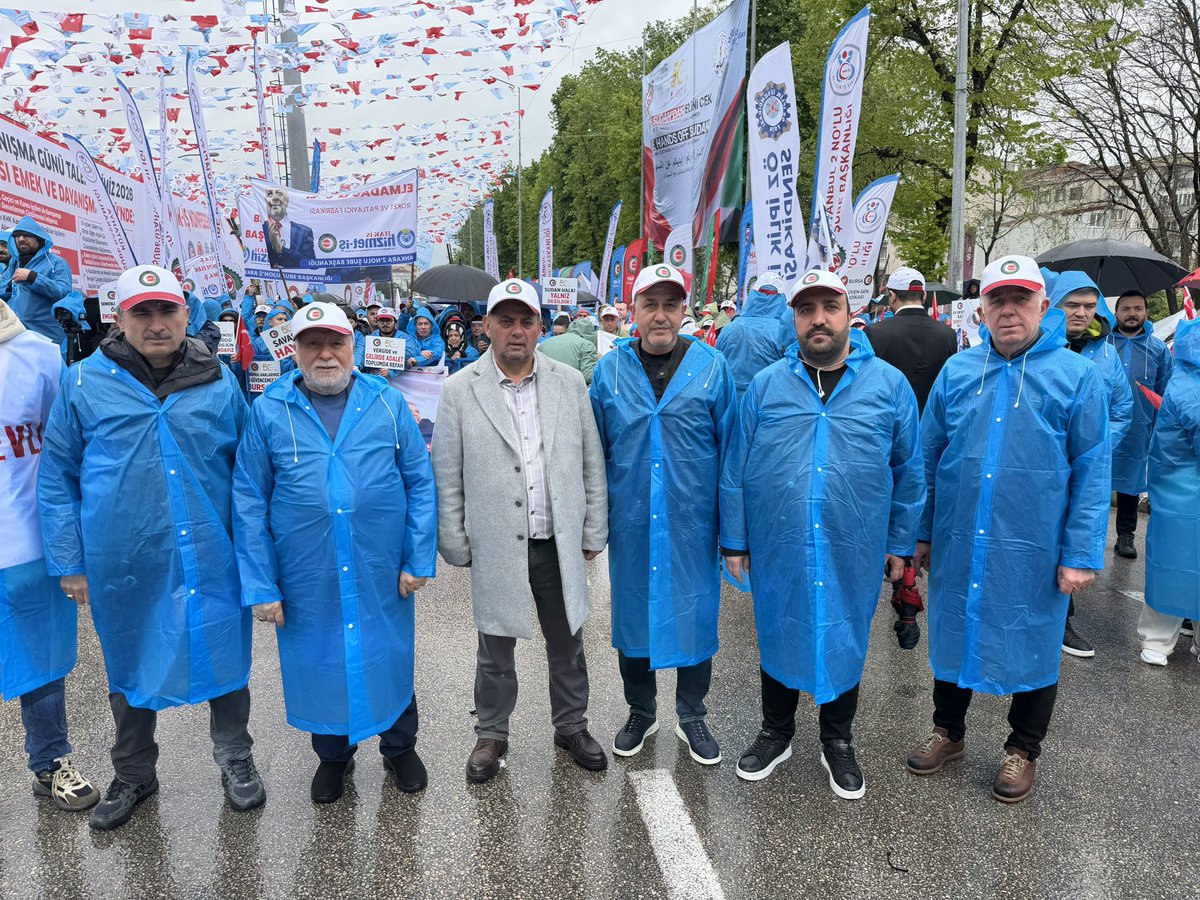 Yunus_Degirmenc's tweet photo. Taleplerimiz İçin Bursa’dayız..

Konfederasyonumuz HAK-İŞ’in öncülüğünde Türkiye’nin dört bir yanından gelen emekçi kardeşlerimizle ve teşkilat mensuplarımızla birlikte #1Mayıs Uluslararası Birlik, Mücadele ve Dayanışma Günü’nü büyük bir coşku, kararlılık ve dayanışma ruhuyla Bursa’da kutluyoruz..