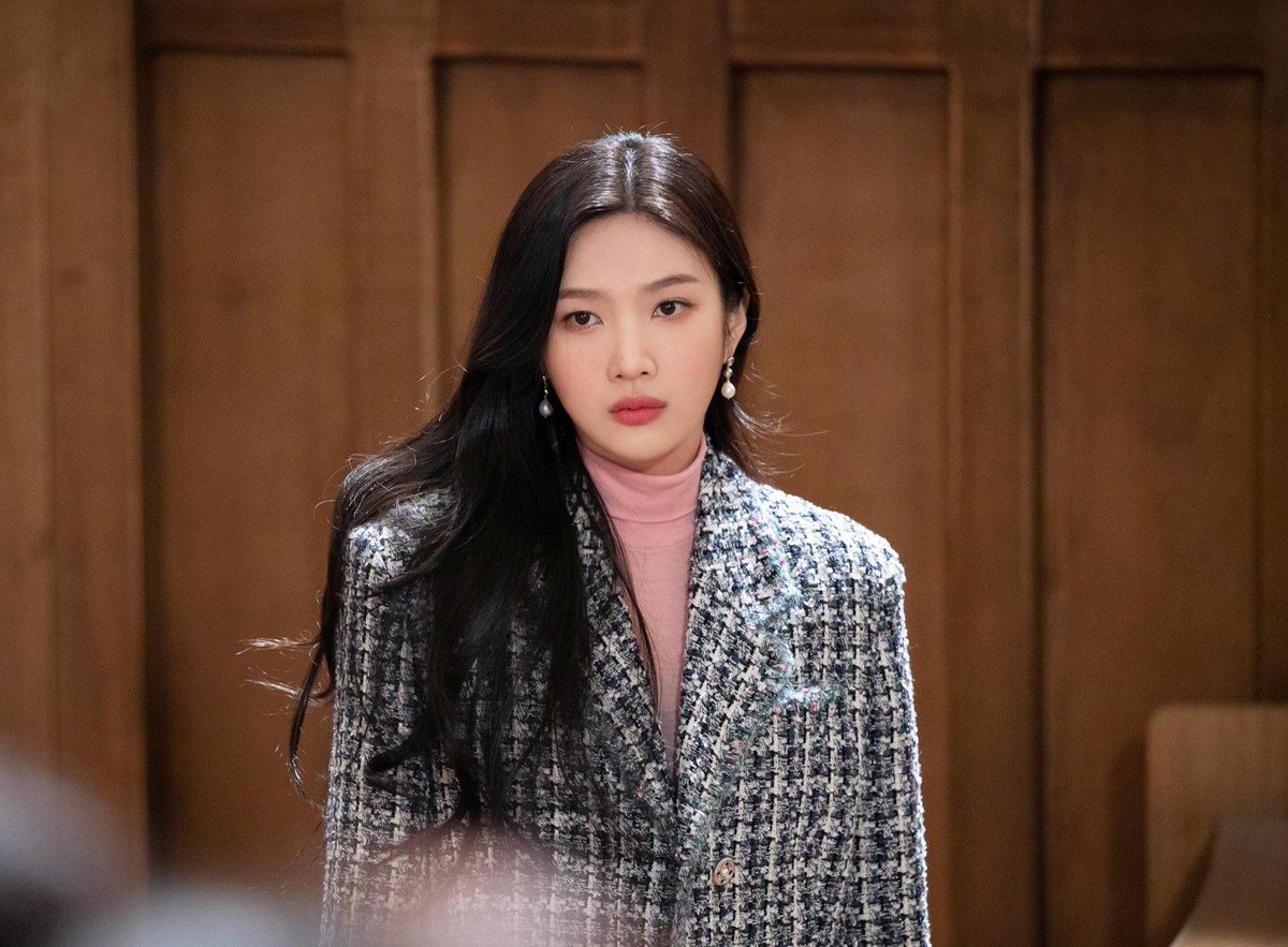 hot_sooyoungie's tweet image. south korean director when looking for cast for the role of a female lead with the most tragic/complicated family backstory:
Joy aka Park Sooyoung